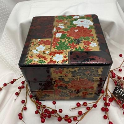 Vintage 3 Tier Lacquerware Box