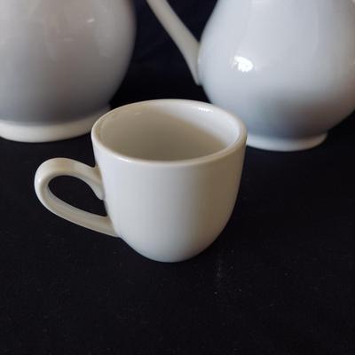 West Elm Plates & Cordon Bleu Pitchers (FP-BBL)