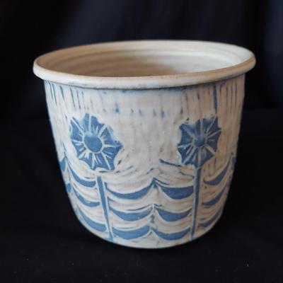 Blue & White Glazed Pottery (FP-BBL)