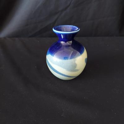 Blue & White Glazed Pottery (FP-BBL)