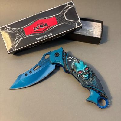 Razor Tactical - Survival Knife Series - Blue Skull Handle