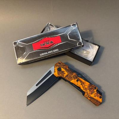 Razor Tactical - Survival Knife Series - Wood & Leaves Handle