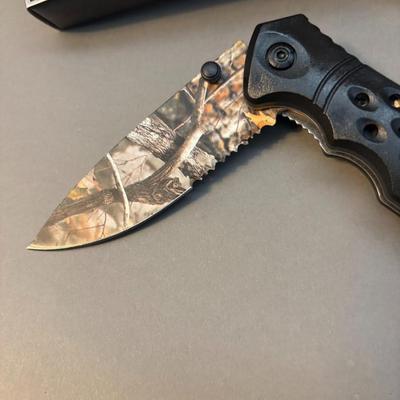 Razor Tactical - Survival Knife Series - Camouflage Blade/Black Handle