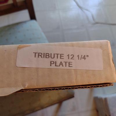 John Wayne Tribute Limited Edition Plate- 6162/9500- Comes with COA and Original Box