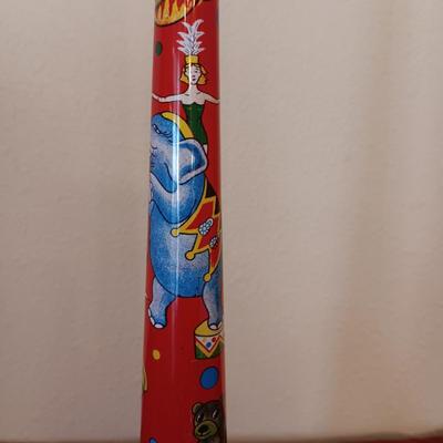 TIN WORLD CIRCUS HORN AND 3 CLICKER CRICKETS