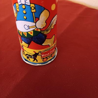 TIN WORLD CIRCUS HORN AND 3 CLICKER CRICKETS