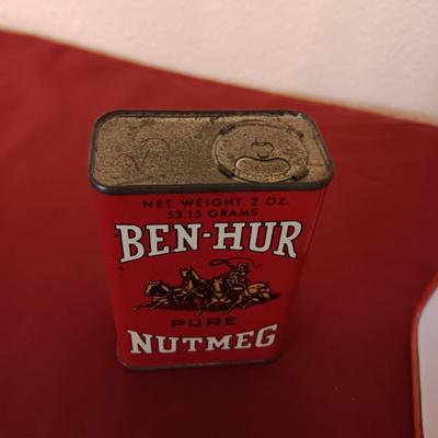 VINTAGE KITCHEN ITEMS