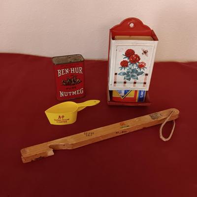 VINTAGE KITCHEN ITEMS