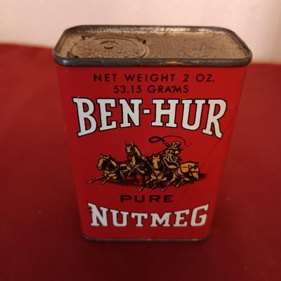 VINTAGE KITCHEN ITEMS