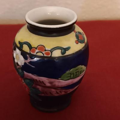 SMALL ASIAN THEMED COLLECTIBLES