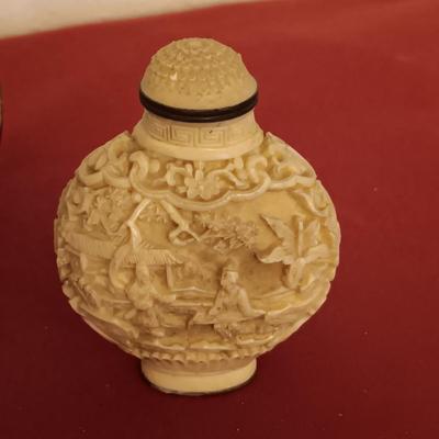 SMALL ASIAN THEMED COLLECTIBLES
