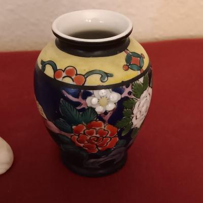 SMALL ASIAN THEMED COLLECTIBLES