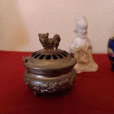 SMALL ASIAN THEMED COLLECTIBLES