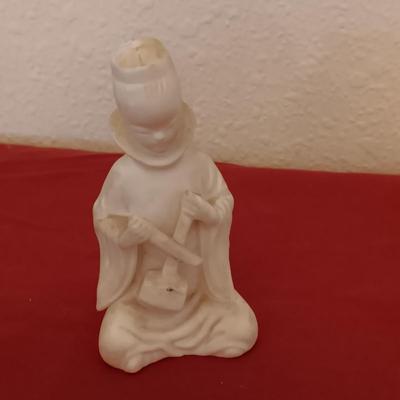 SMALL ASIAN THEMED COLLECTIBLES