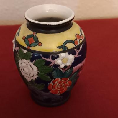 SMALL ASIAN THEMED COLLECTIBLES