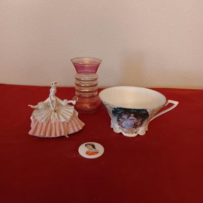 VICTORIAN THEMED COLLECTIBLES