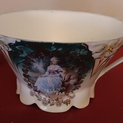VICTORIAN THEMED COLLECTIBLES