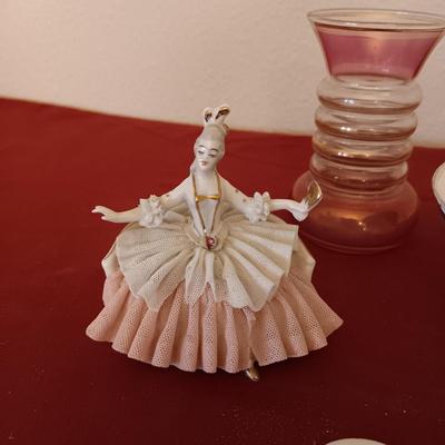 VICTORIAN THEMED COLLECTIBLES