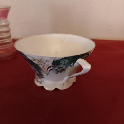 VICTORIAN THEMED COLLECTIBLES