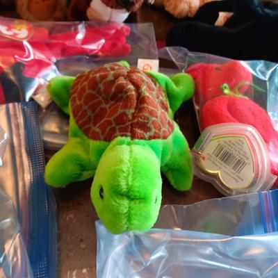 LIKE NEW STANDARD SIZE TY BEANIE BABIES WITH SOME MCDONALD'S BEANIE BABIES
