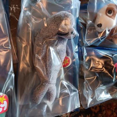 LIKE NEW STANDARD SIZE TY BEANIE BABIES WITH SOME MCDONALD'S BEANIE BABIES
