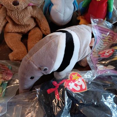 LIKE NEW STANDARD SIZE TY BEANIE BABIES