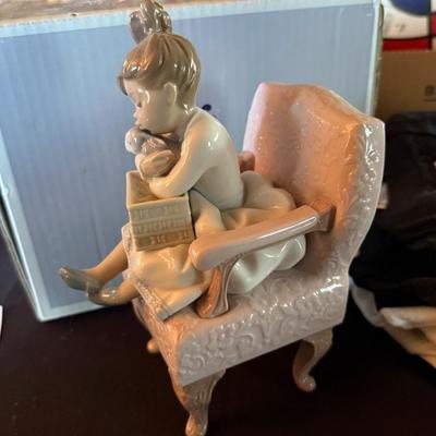 Sale Photo Thumbnail #22: Lladro “A Birthday Surprise” #06511 with box