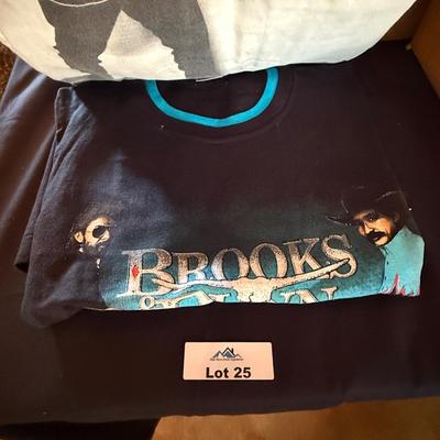 Sale Photo Thumbnail #63: Brooks & Dunn, Garth Brooks & Clint Black T-Shirts