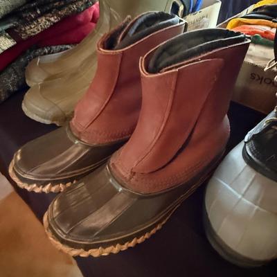 Sale Photo Thumbnail #66: Size 12 Mens various boots & 1 smaller pair ?