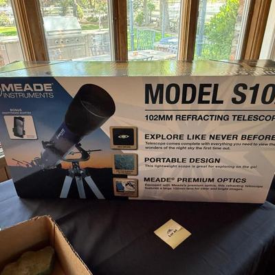 Sale Photo Thumbnail #116: Meade large S102 102mm Refracting Telescope New 