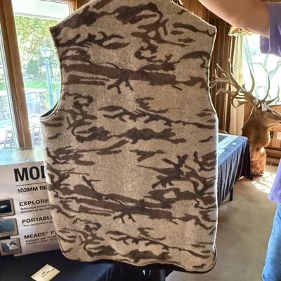 Sale Photo Thumbnail #126: XL Camo Zip Up Vest as shown