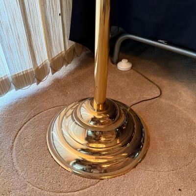 Sale Photo Thumbnail #146: Working brass & glass floor lamp w/several bulbs