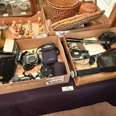 Sale Photo Thumbnail #525: all old Cameras and Camera parts & accessories