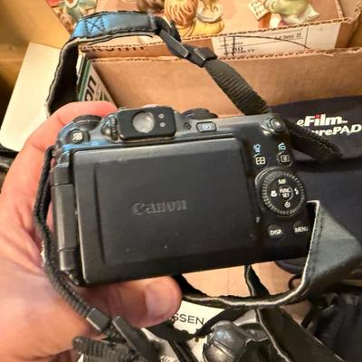 Sale Photo Thumbnail #527: all old Cameras and Camera parts & accessories