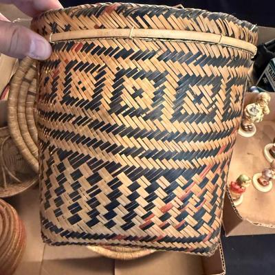 Sale Photo Thumbnail #536: 5 various Woven Native Baskets