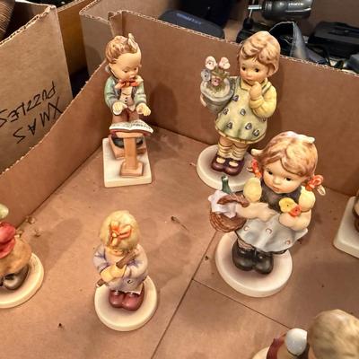 Sale Photo Thumbnail #540: 12 various Hummel / Goebel figures/figurines