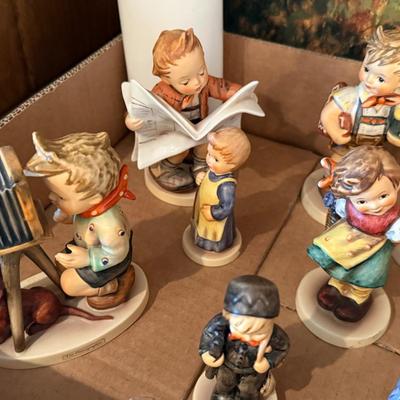 Sale Photo Thumbnail #570: 12 more assorted various sized Hummel figurines