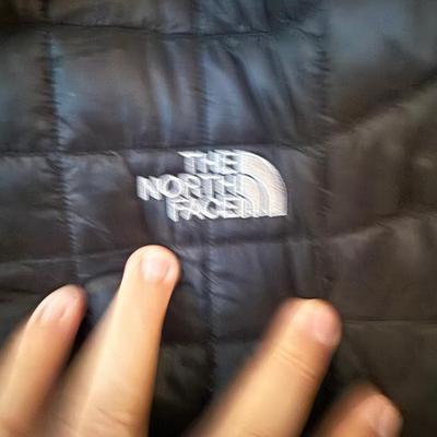 Sale Photo Thumbnail #579: size Large The North Face black Manogue jacket