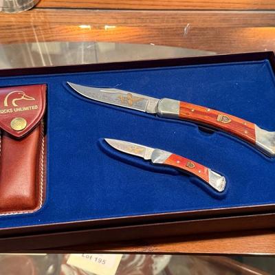 Sale Photo Thumbnail #592: Ducks unlimited knife set in box