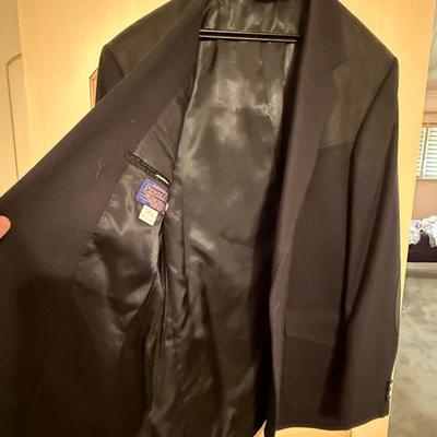 Sale Photo Thumbnail #723: Men’s Black Pendleton Sport Coat in 48 Long