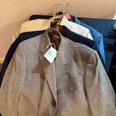 Sale Photo Thumbnail #724: 5 Various Men's Sports Jackets in 46 to 48 Long