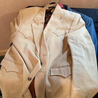 Sale Photo Thumbnail #726: 5 Various Men's Sports Jackets in 46 to 48 Long