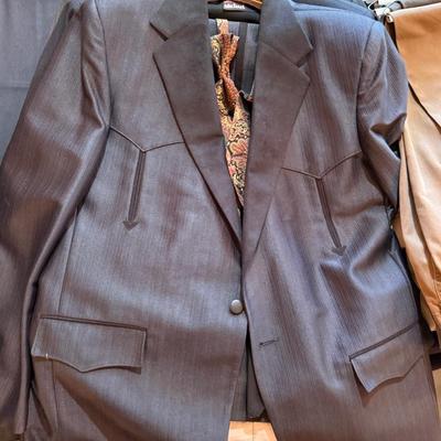 Sale Photo Thumbnail #733: Set of 4 Men’s 2 Pieces Suits as shown