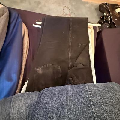 Sale Photo Thumbnail #794: A lot of 11 Pairs of Men’s assorted brand Jeans