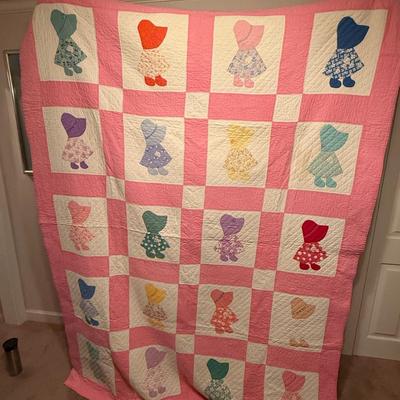 Sale Photo Thumbnail #824: 1933 Vintage 90 x 67.5” cute quilt w/provenance