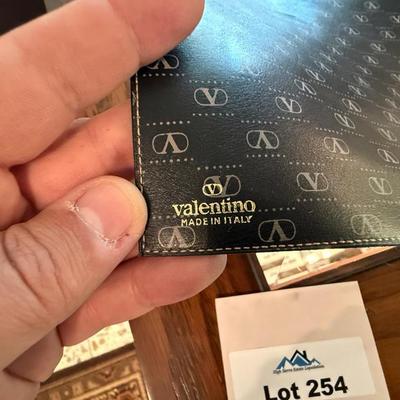 Sale Photo Thumbnail #834: New Looking Valentino flat bag