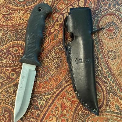 Sale Photo Thumbnail #862: Cutco serrated blade fixed blade knife & sheath