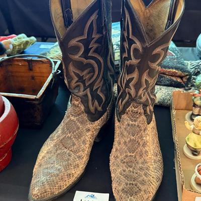 Sale Photo Thumbnail #997: Vtg. Tony Lama Snake Skin Size 12 Cowboy Boots