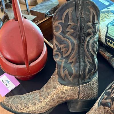 Sale Photo Thumbnail #998: Vtg. Tony Lama Snake Skin Size 12 Cowboy Boots