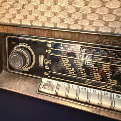 Sale Photo Thumbnail #1021: Untested old Loewe Opta “Venus” Radio